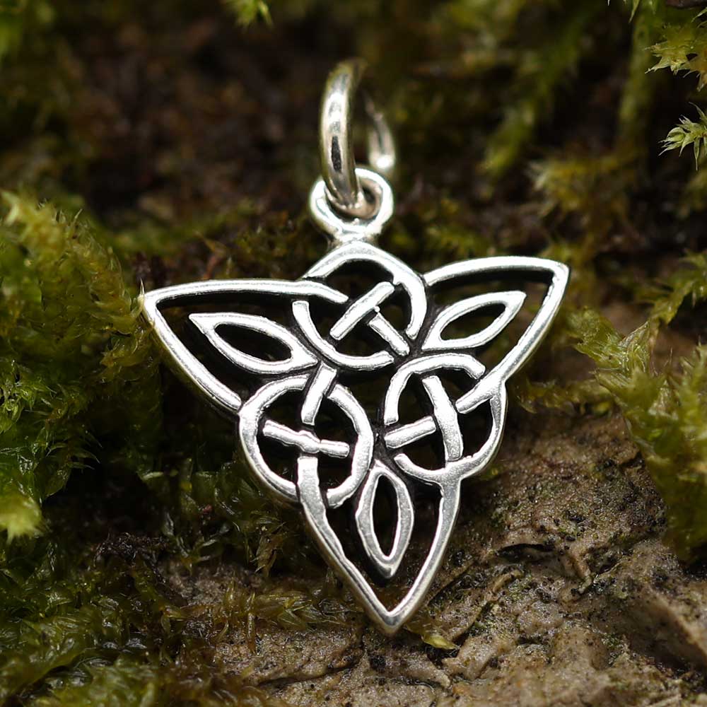 Kelten Anhänger Damen Silberschmuck feiner keltischer Knoten