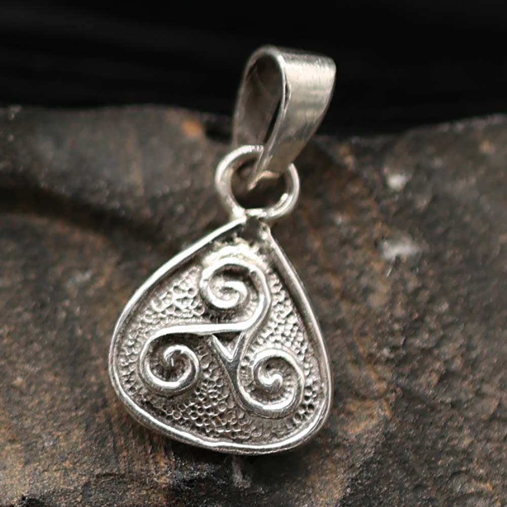 Triskel Silber Schmuck Anhänger Sterlingsilber zarter Kettenanhänger