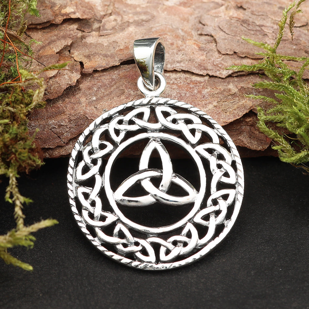 Trigueta mit Keltenknoten Schmuckanhänger Silber Kettenschmuck Anhänger