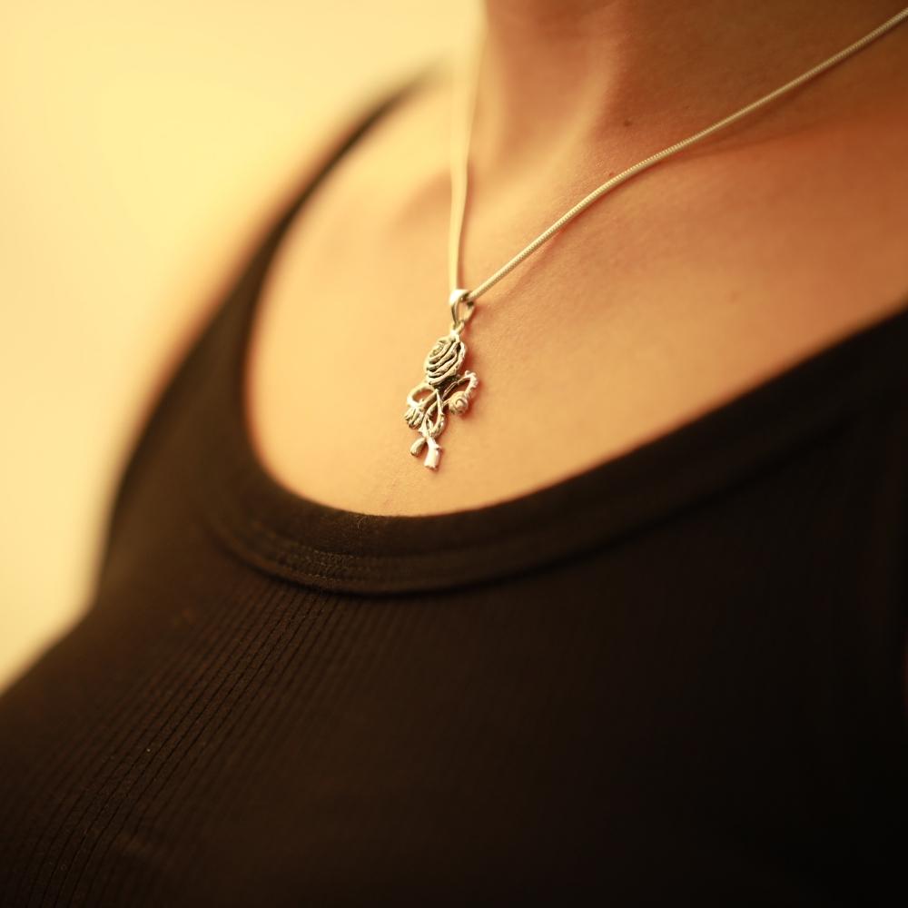 Filigran gearbeiter Rosen Kettenanhänger 925 Sterlingsilber Schmuck