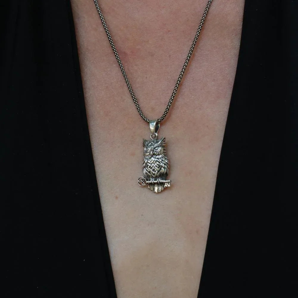 Kettenanhänger 925 Silber Keltischerknoten Eule mit Schlüssel