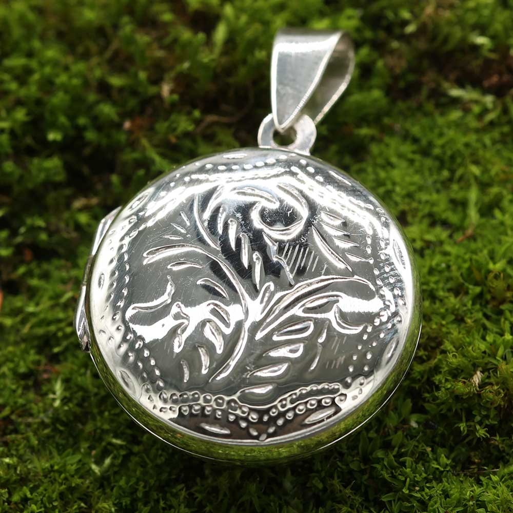 Medaillon Anhänger silber fein gearbeitet Damen schmuck