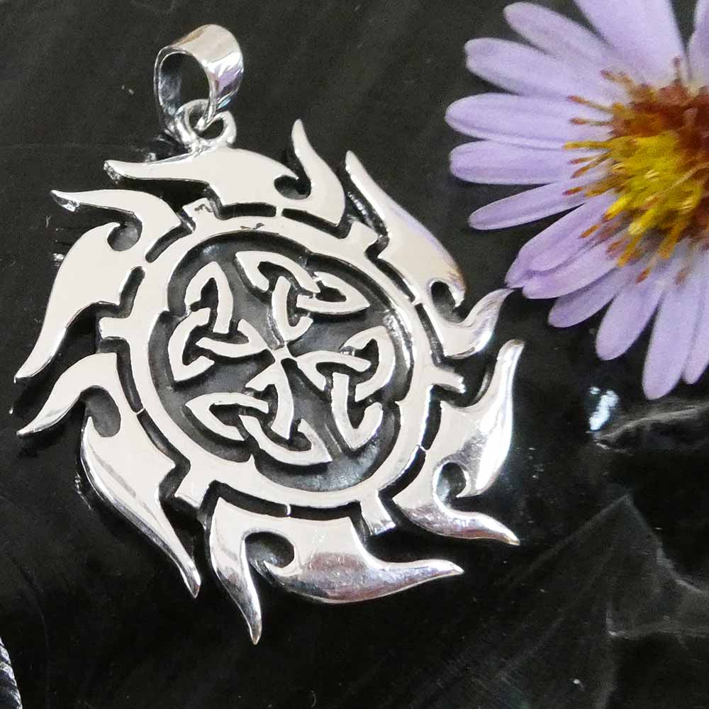 Kelten Silberanhänger Sonne edel verziert