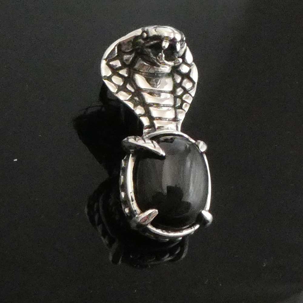 Edler Cobra Silber Anhänger mit einem Black Star Edelstein gefasst ausgefallen