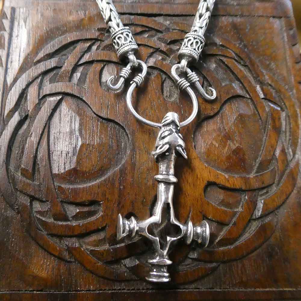 Beispiel Anhänger mit dünner Kettenöse Verschluß