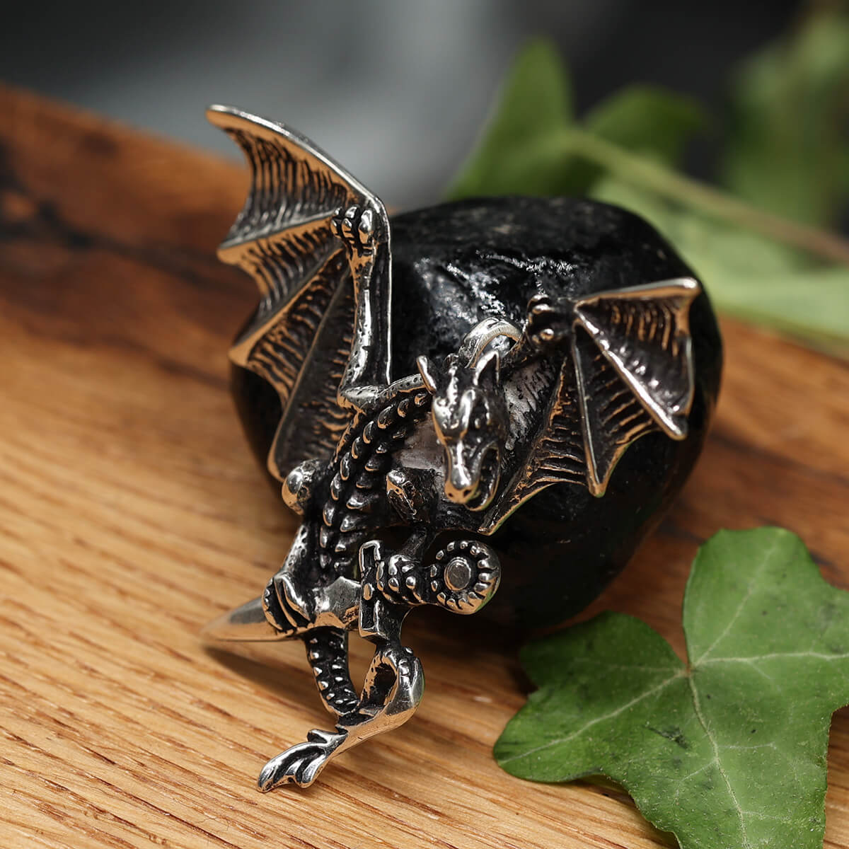 Drachen Anhänger Silber edler Silberschmuck Schwert