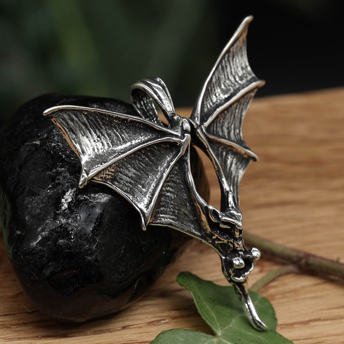 Fledermaus Anhänger Silber edler Silberschmuck fliegend