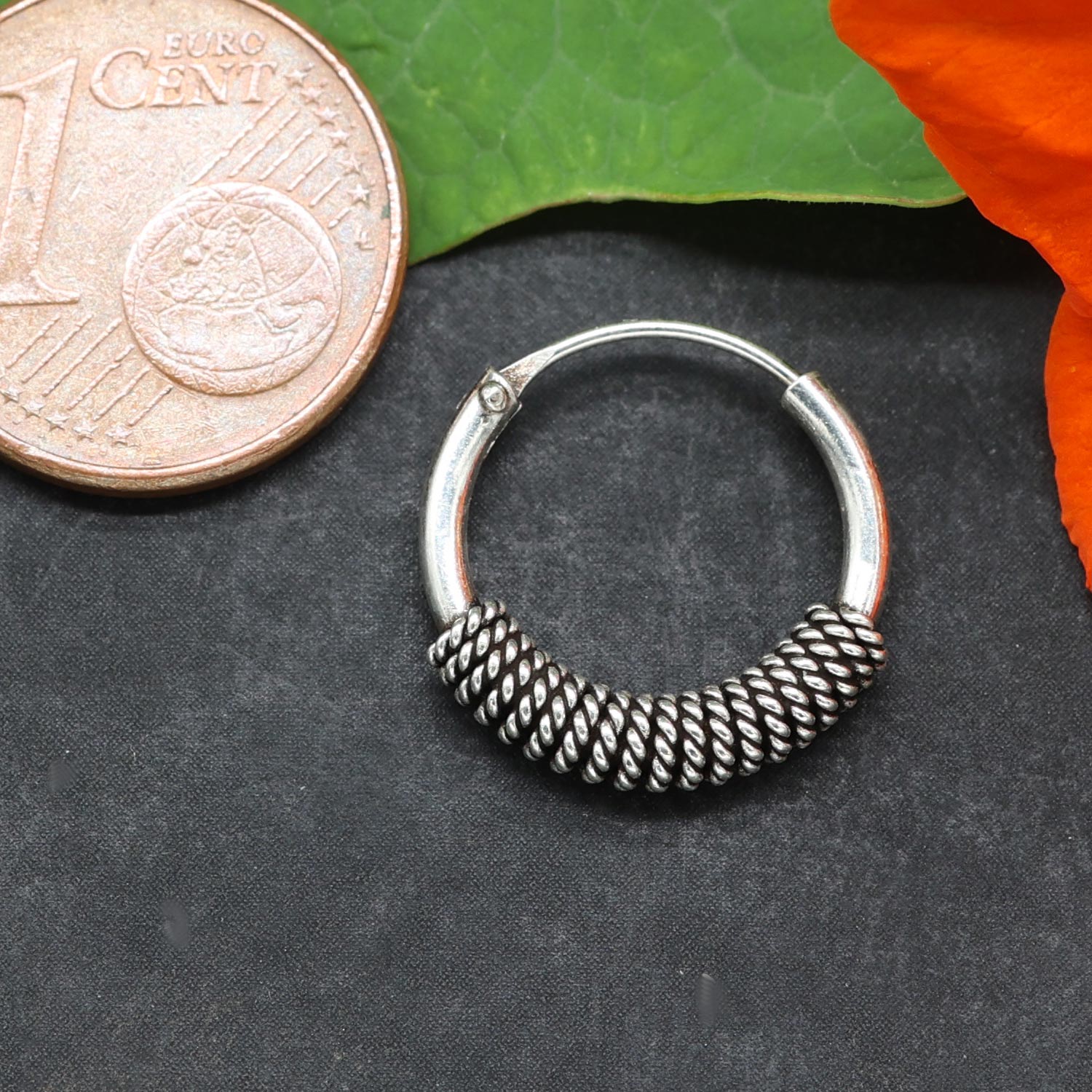 Verzierte Creole 925 Silber Ohrring medium