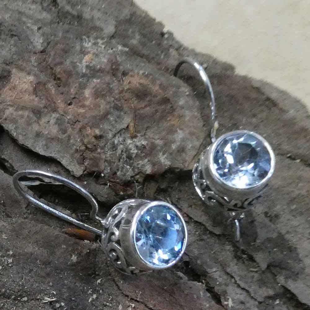 Ohrschmuck Blauer Topas Ohrringe edel verziert - Handarbeit