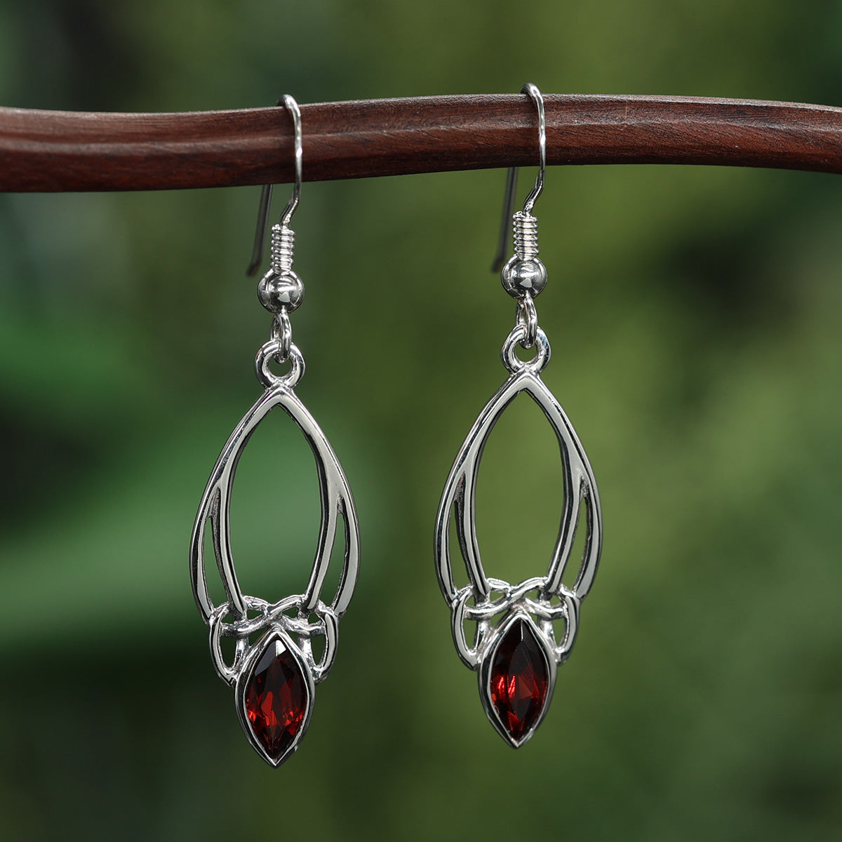 Granat Ohrringe in keltischen Knoten gefasst 925 Silber Ohrhänger