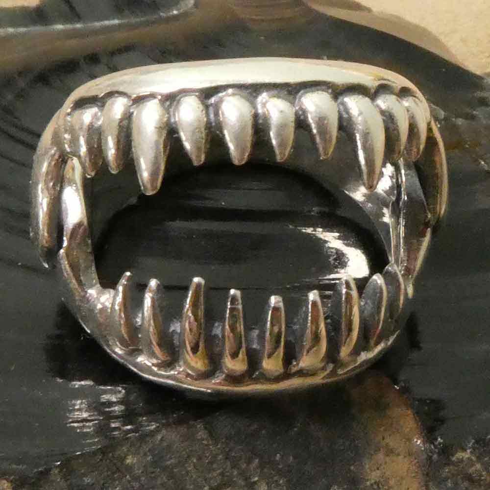 Ring ausgefallenes Motiv Gebiss