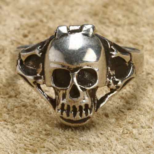 Totenkopf Ring mit Fach Giftring