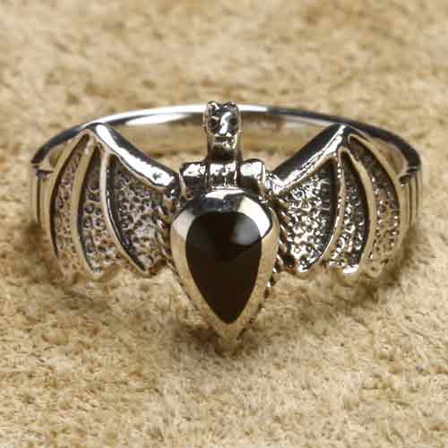 Fledermaus Ring mit Fach Giftring