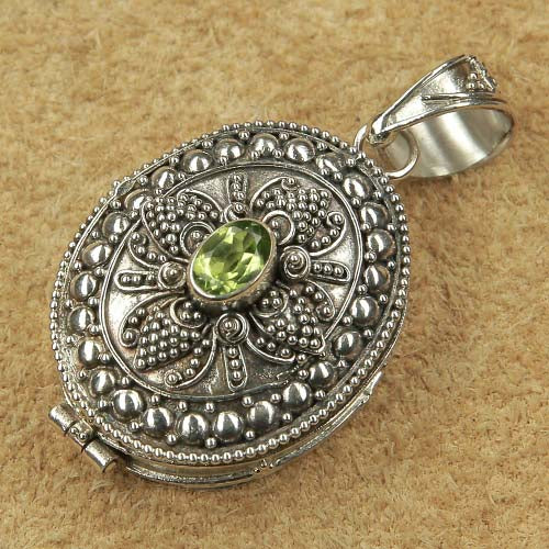 Peridot Schmuck Medaillon