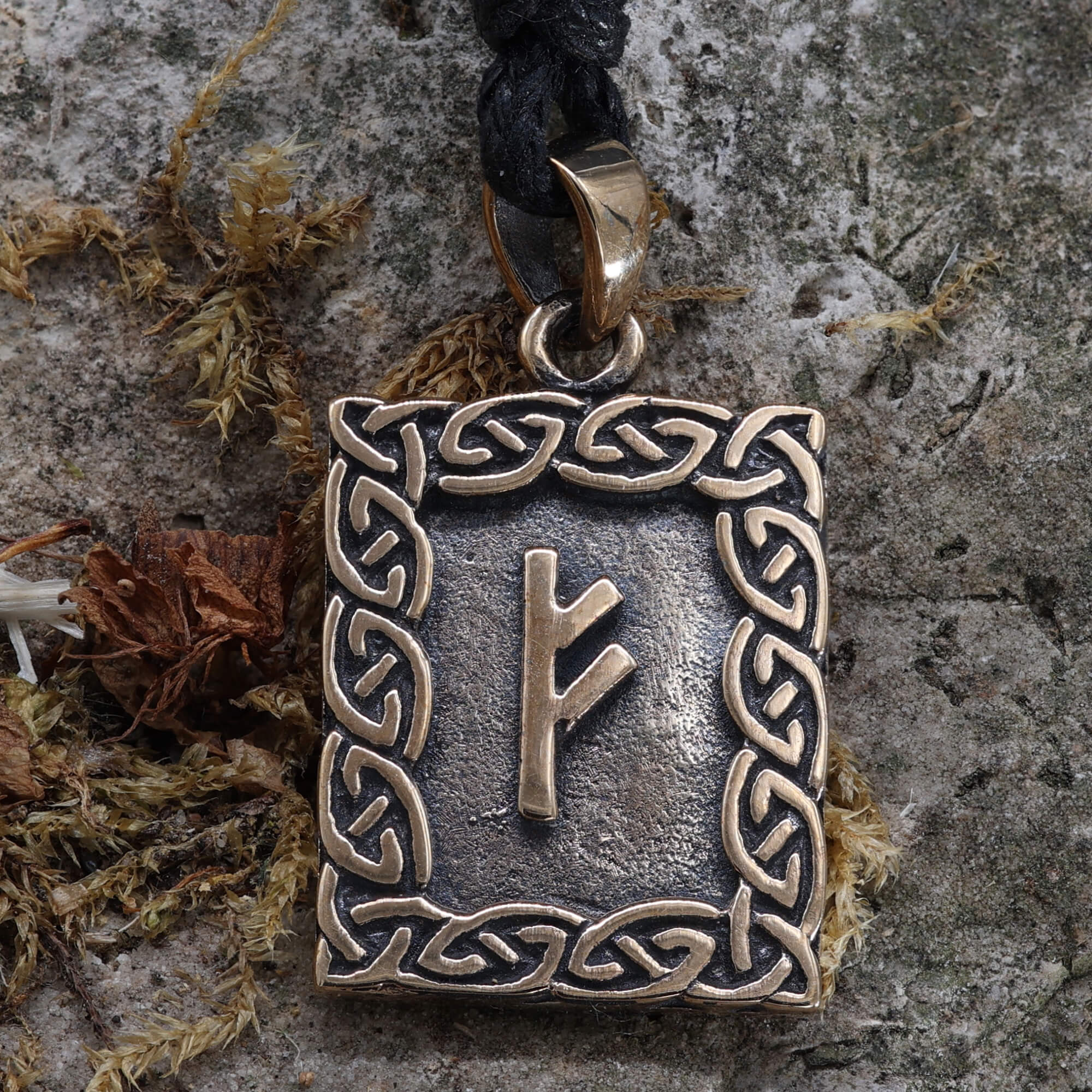 Runen Anhänger fehu älteres Futhark Bronze