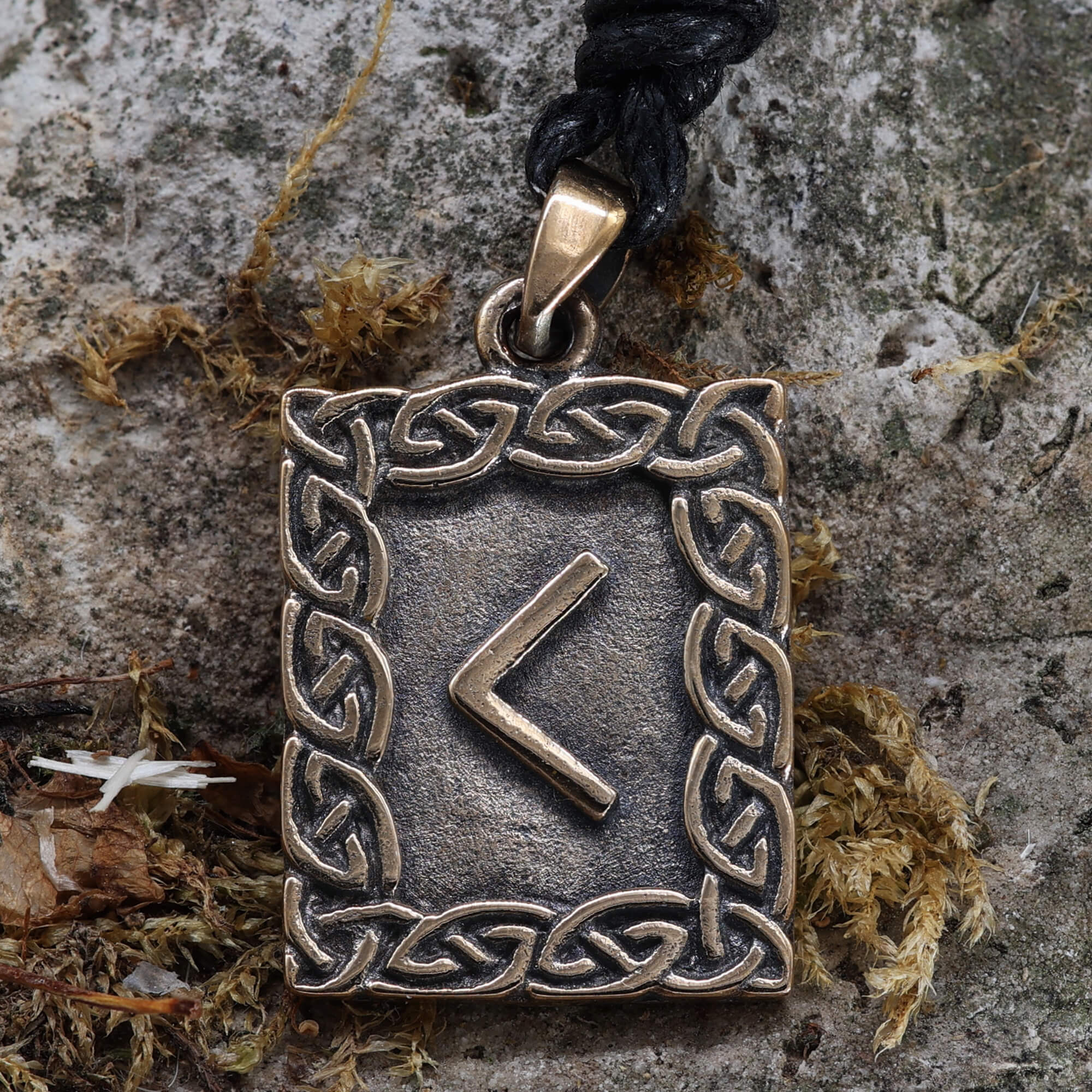 Kaunaz Runen Anhänger älteres Futhark Bronze