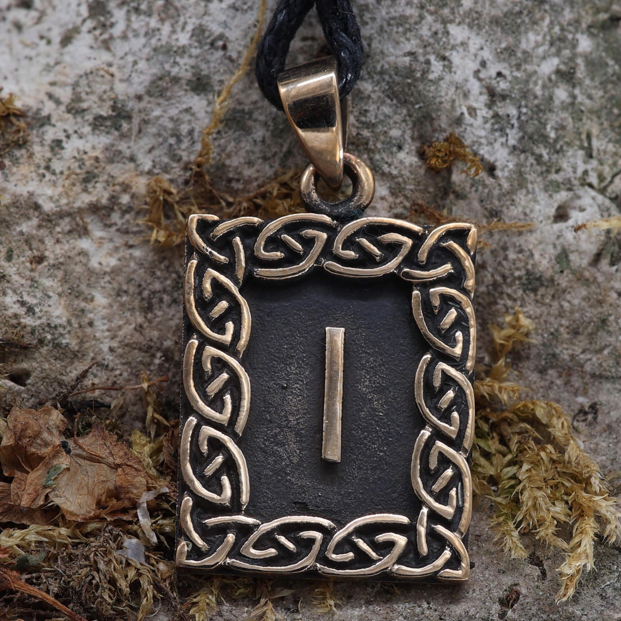 Isa Runen Anhänger aus Bronze Schmuck Schutzamulett