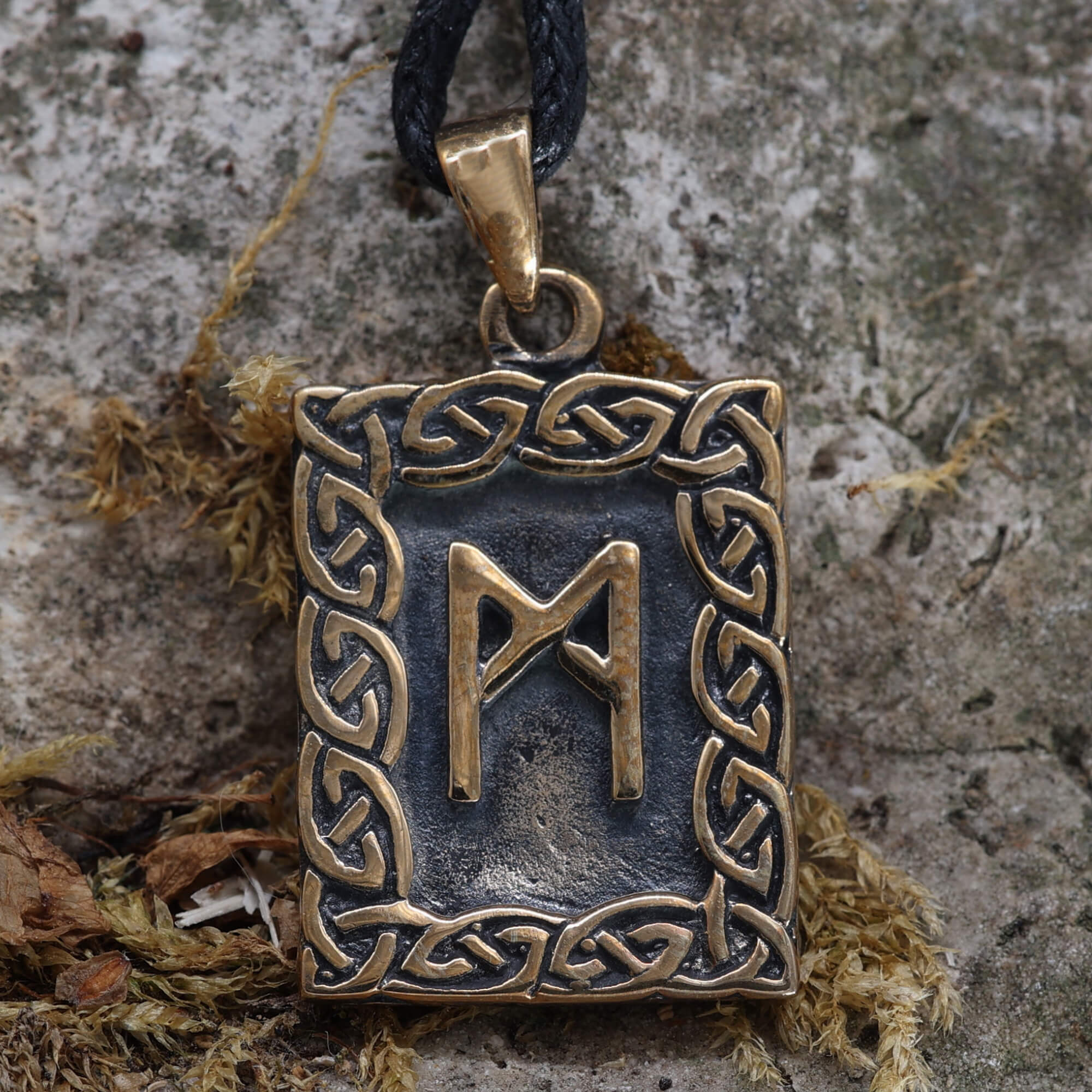 Magischer Schmuck Anhänger Rune Schutz Mannaz