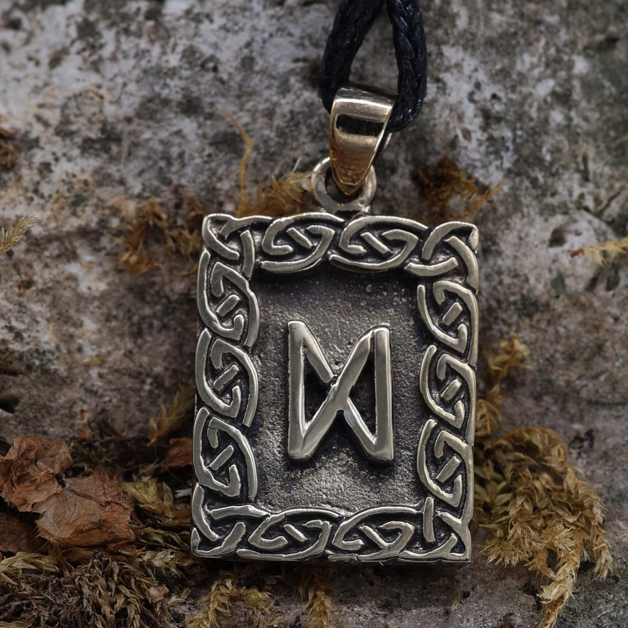 Magischer Schmuck Anhänger Rune Schutz Dagaz