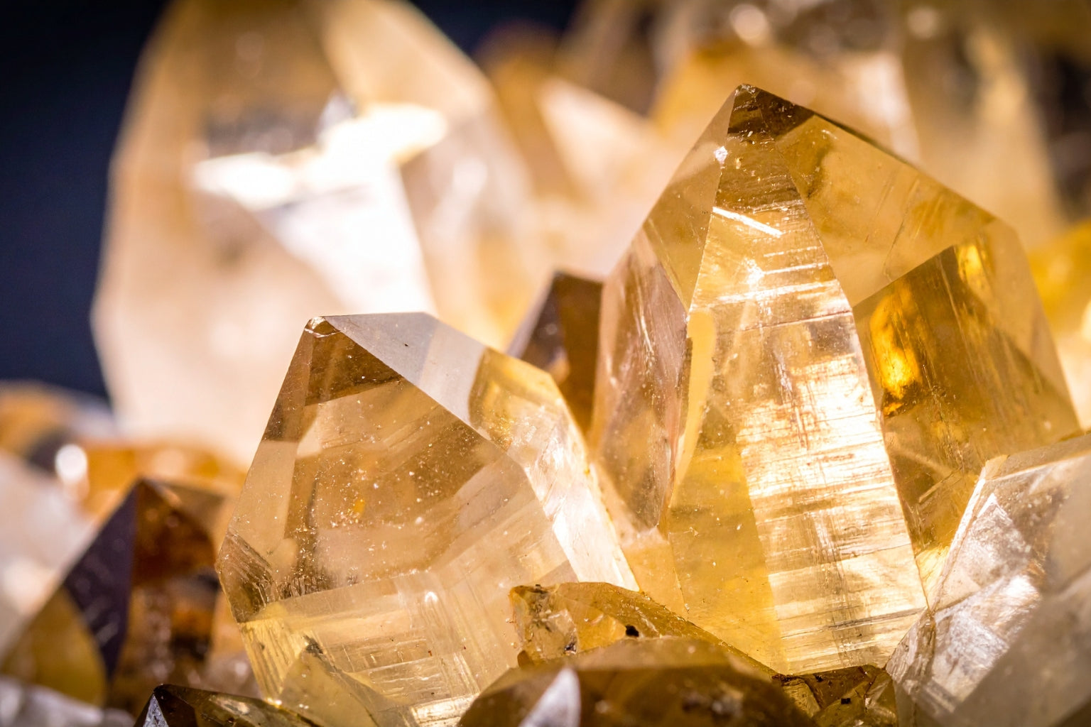 Citrin: Der Sonnenstein für Fülle und Lebensfreude