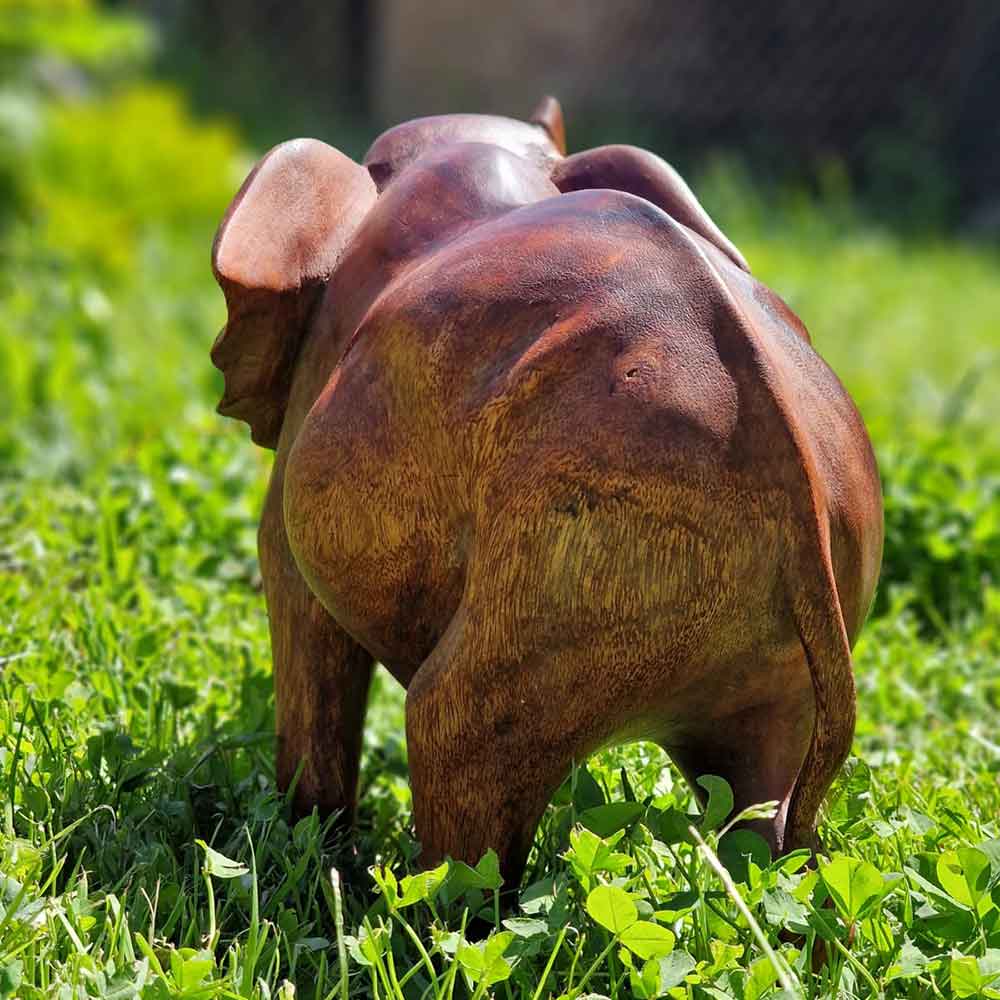 Großer Elefant Schnitzerei hinten