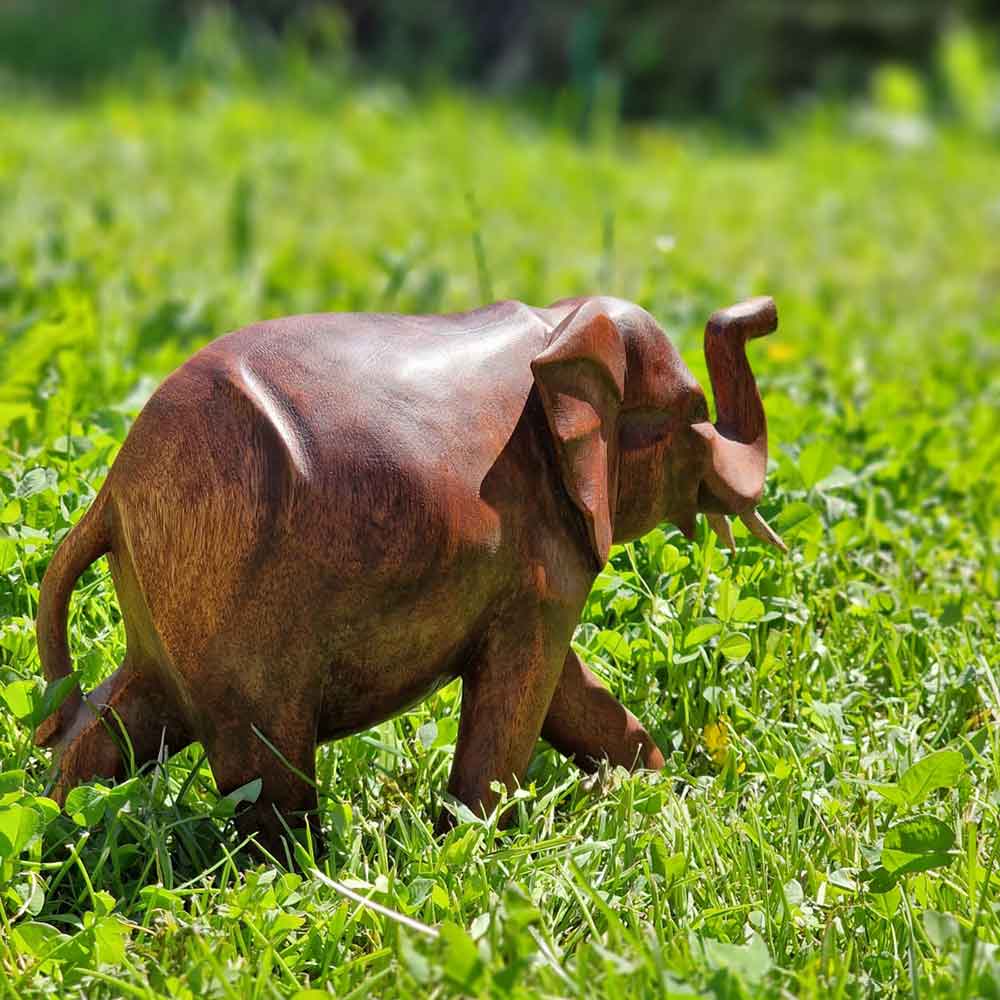 Elefant Schnitzerei rechts