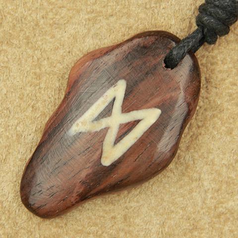 Rune holz schmuck dagaz