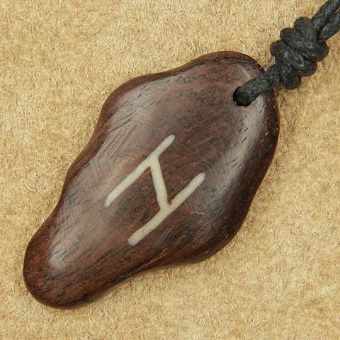 Rune holz schmuck hagalaz