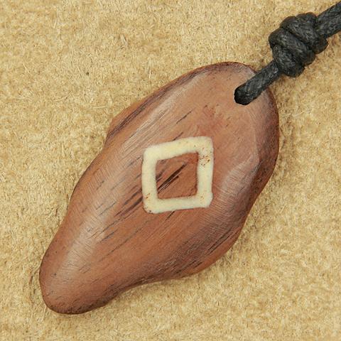 Rune holz schmuck ingwaz