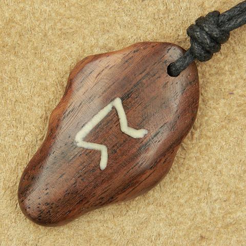 Rune holz schmuck perthro