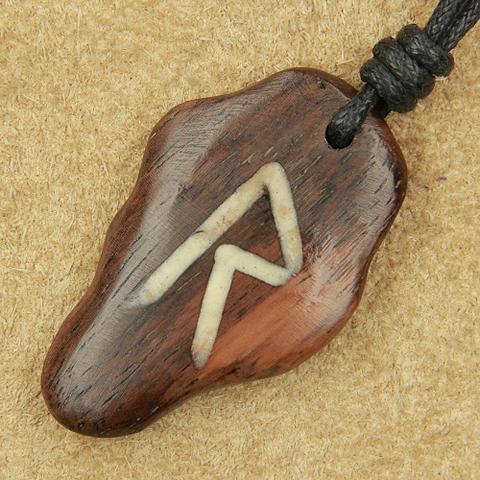 Rune holz schmuck raidho