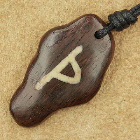 Rune holz schmuck thurisaz