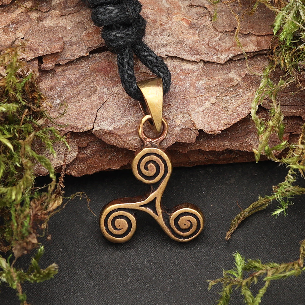 Triskel Anhänger hochwertige Bronzen Halskette Geschenk Mittelalter Fashion Festival