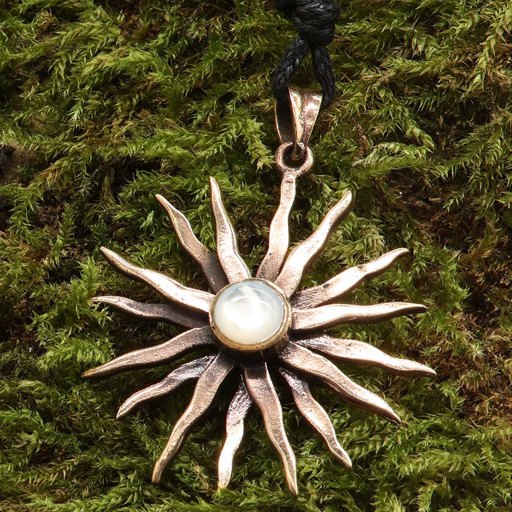 Sonne Anhänger Kette Bronze Mittelalter Schmuck