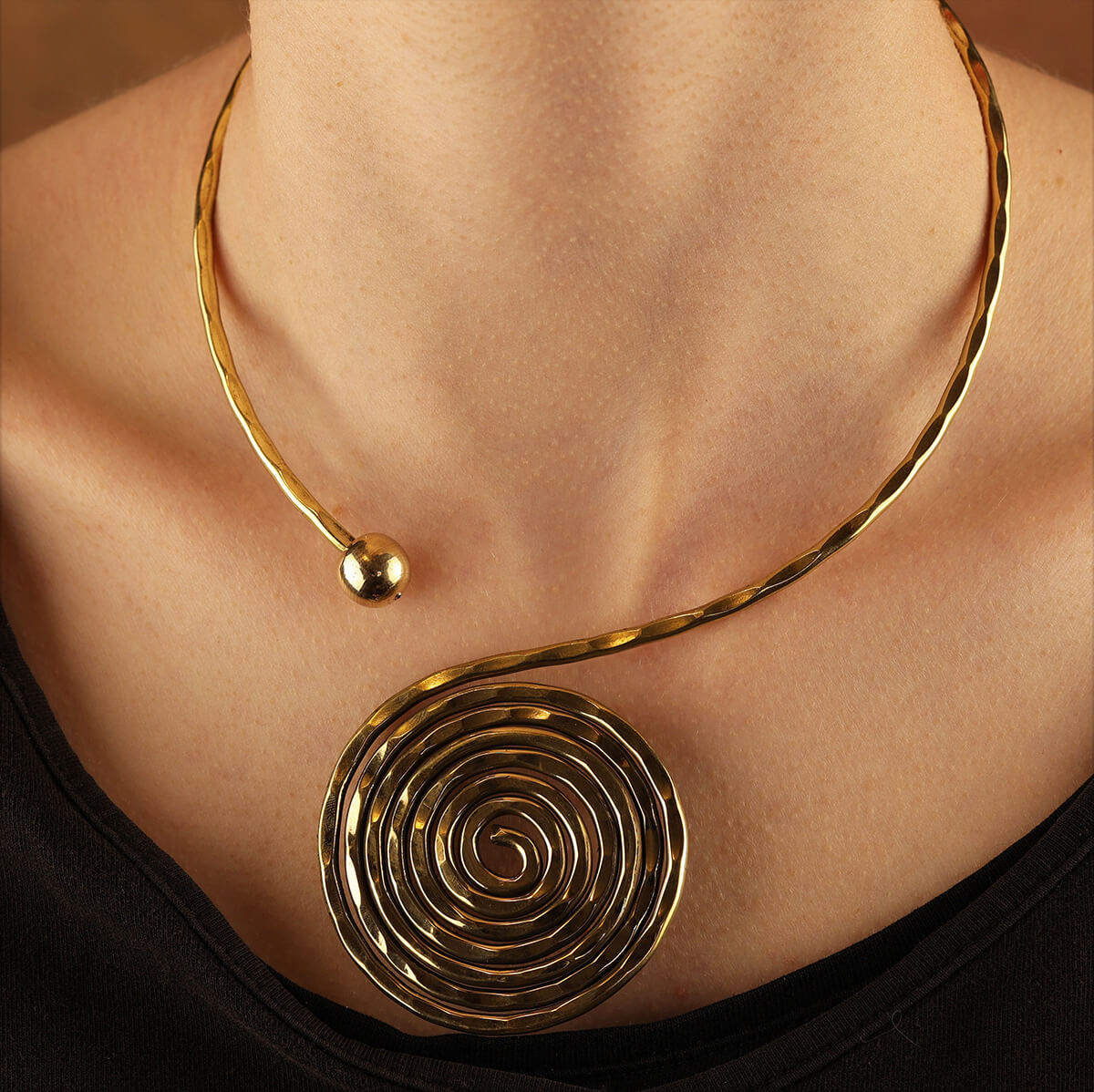 Halsreif Collier Design Spirale Messing Halskette