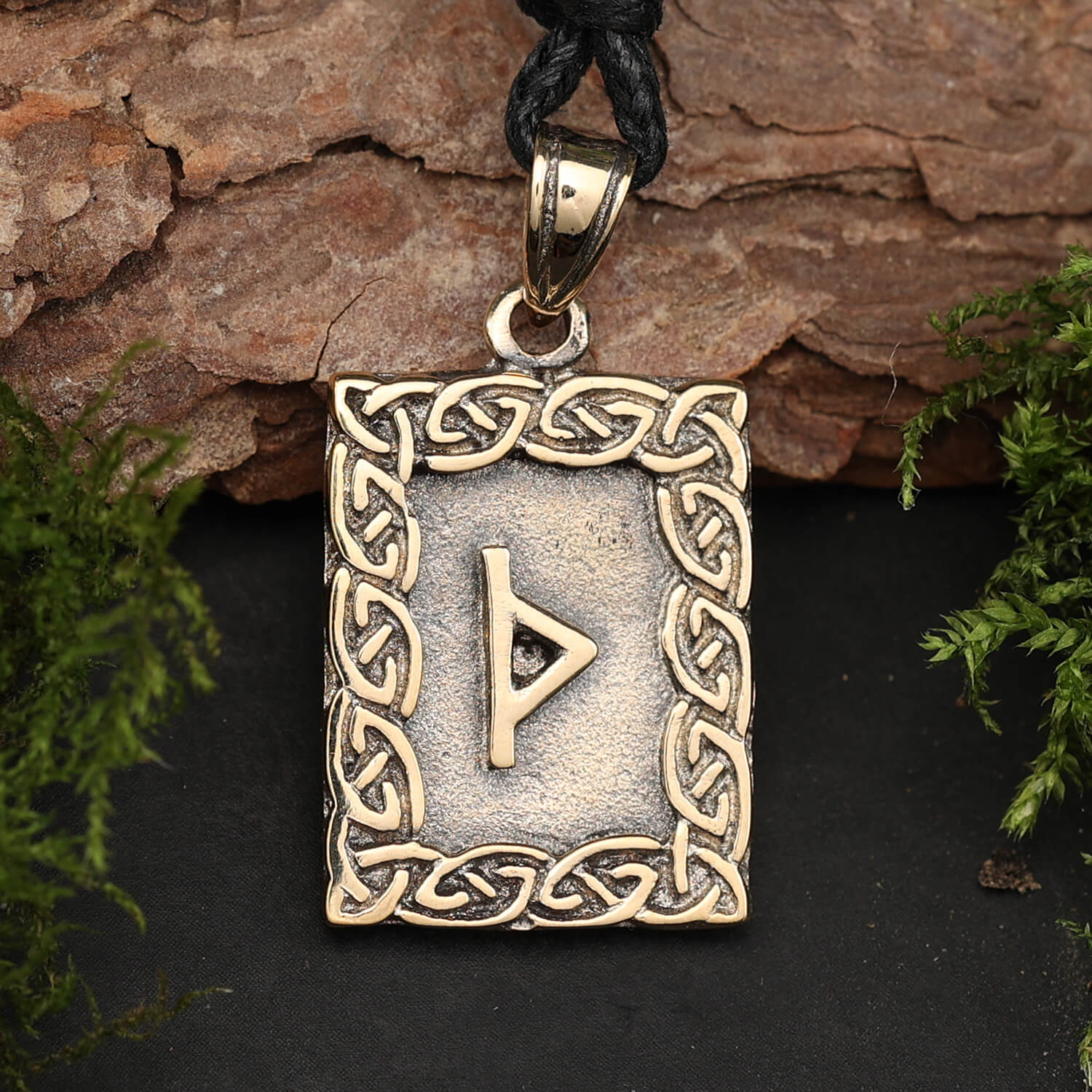 Runen Magie Halskette Bronze Schmuck  Thurisaz