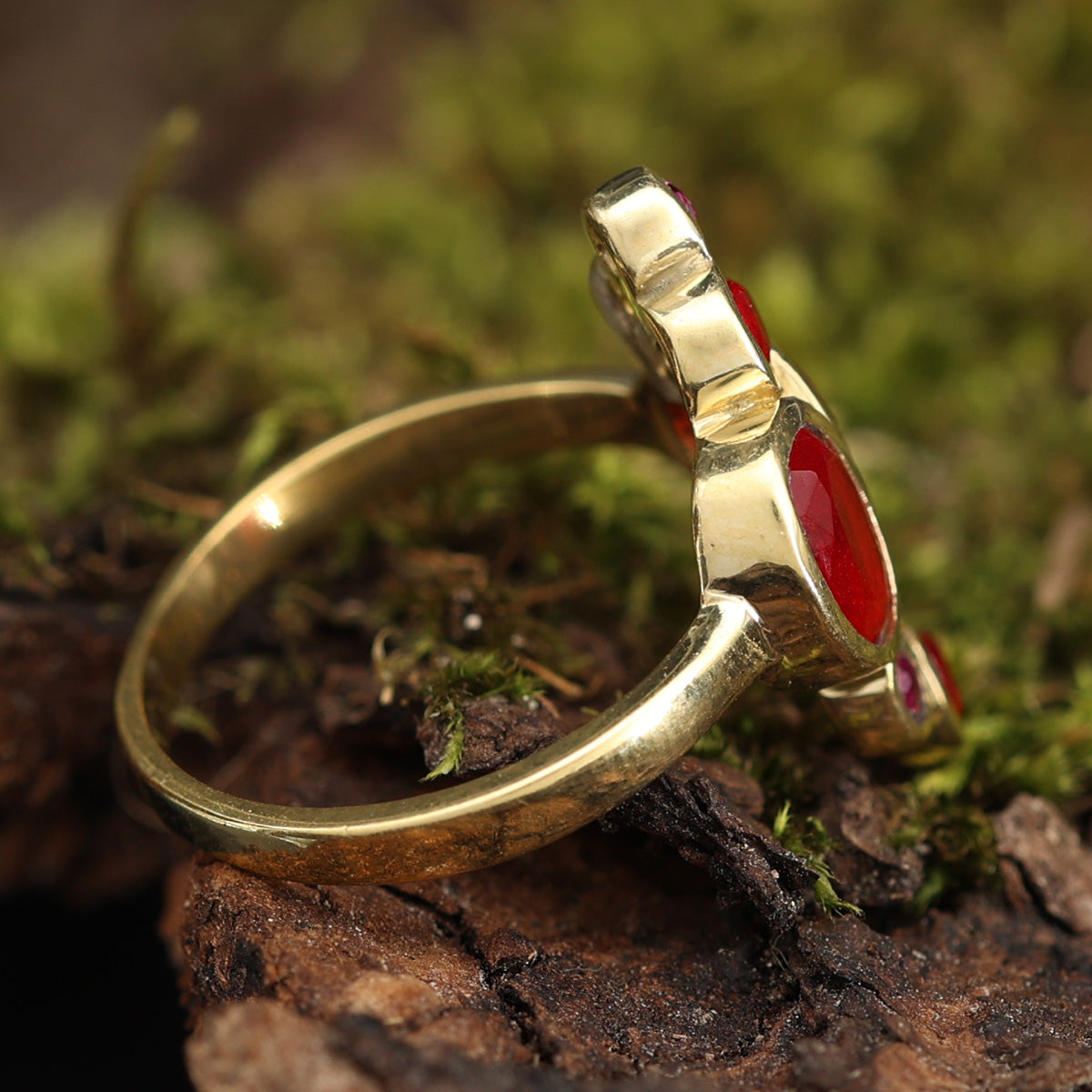 Zeitloser feiner Zirkonia Ring Damen Schmuck Messing Granat