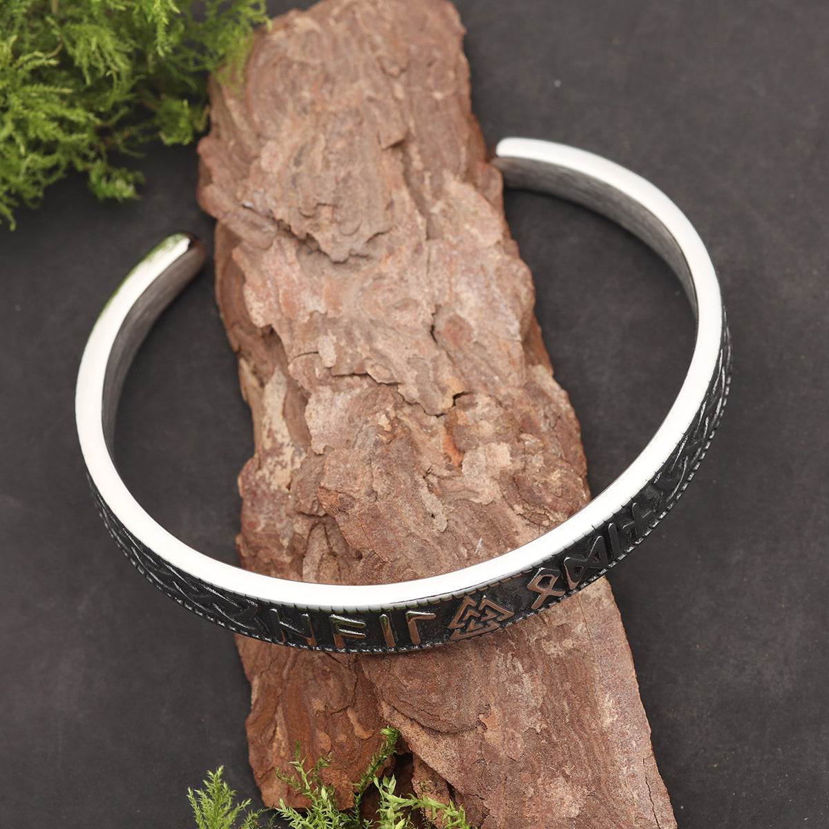 Solid Dragon Stainless Steel Twisted Bangle