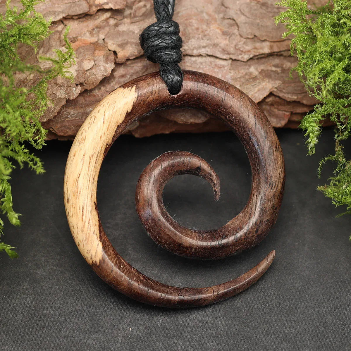 Spirale Anhänger Halskette zweifarbig Holzschmuck