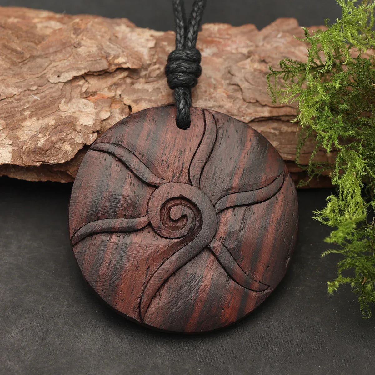Sonnen Symbol Halskette Holz natürlicher Schmuck Handarbeit fair gehandelt