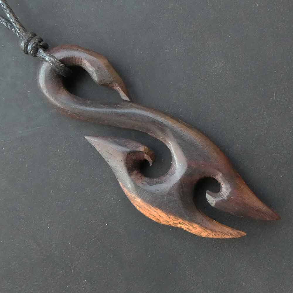 Maori Schmuck Holz Halskette zweifarbig gemasert Handarbeit
