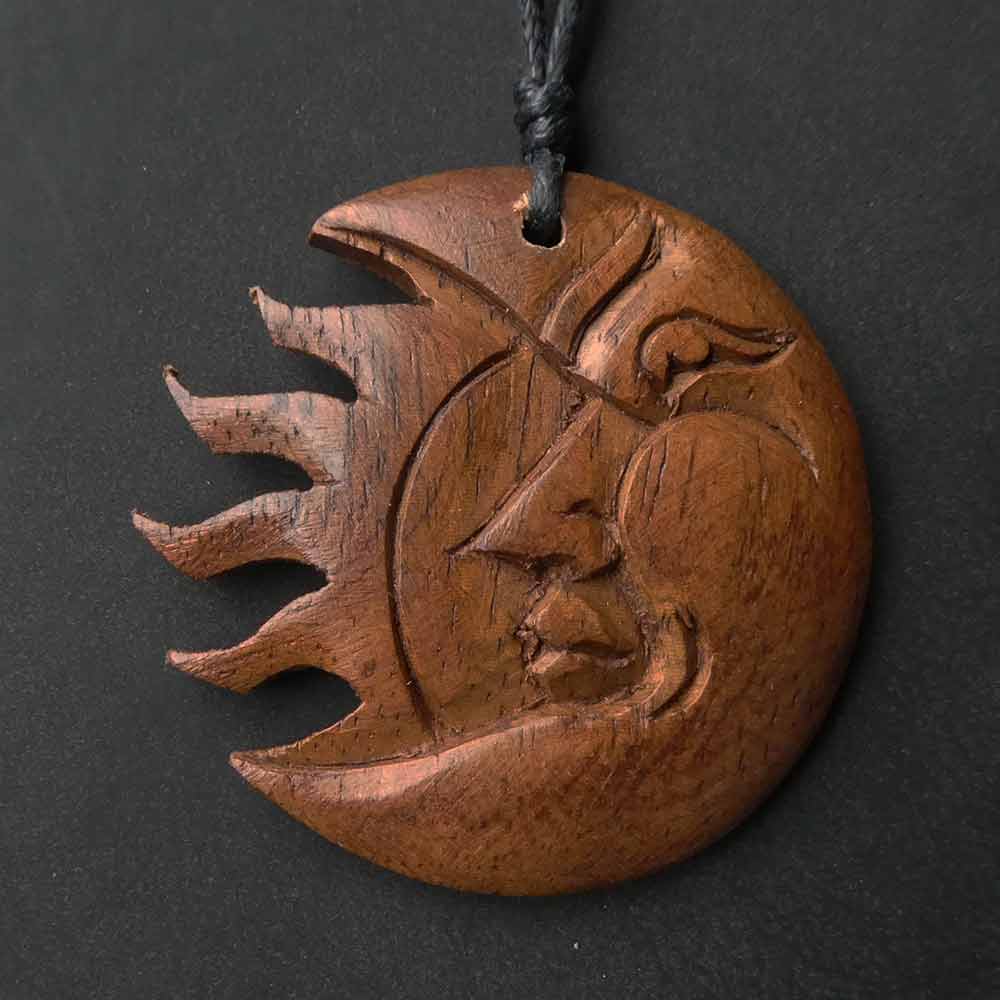 Sonnen Mond Finsternis Holzschmuck Anhänger Handarbeit Fair Trade 