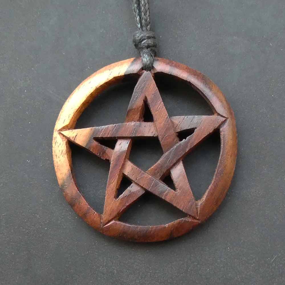 Pentagramm Holz Halskette zweifarbig gemasert Handarbeit Fairtrade Drudenfuß