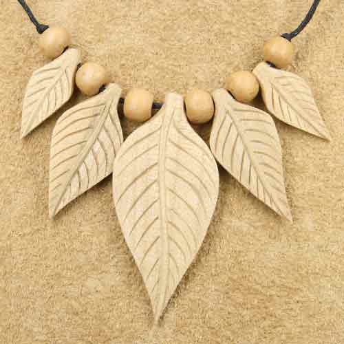 Schmuck Holz Blätter Collier