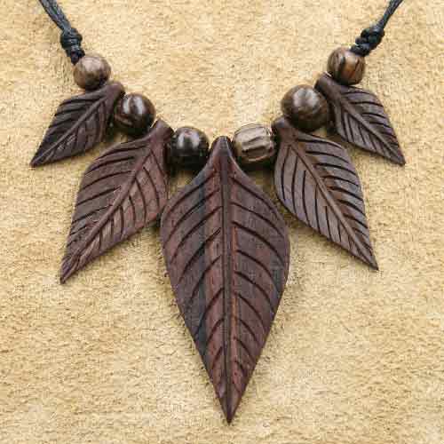 Holzschmuck Blatt Collier