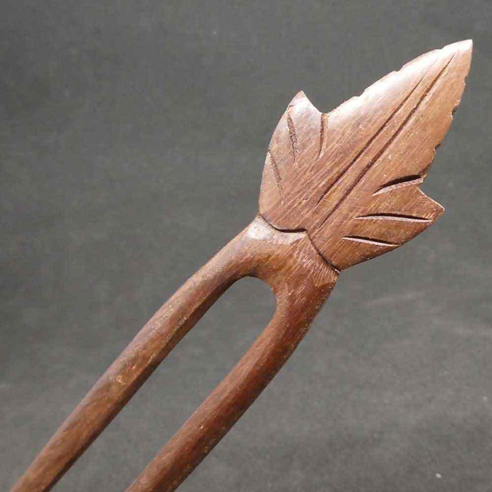 Haarstab Holz Motiv Blatt
