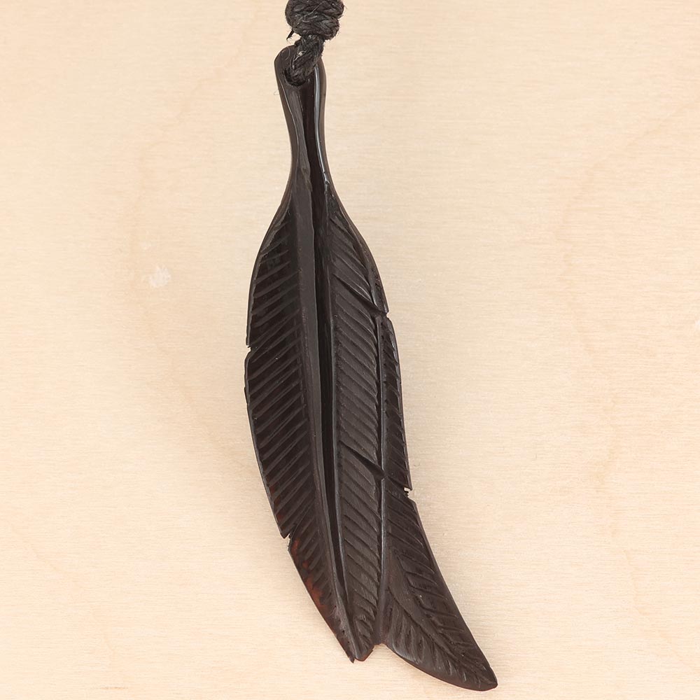 Feder Schmuck Kette aus Horn Handarbeit fair gehandelt 