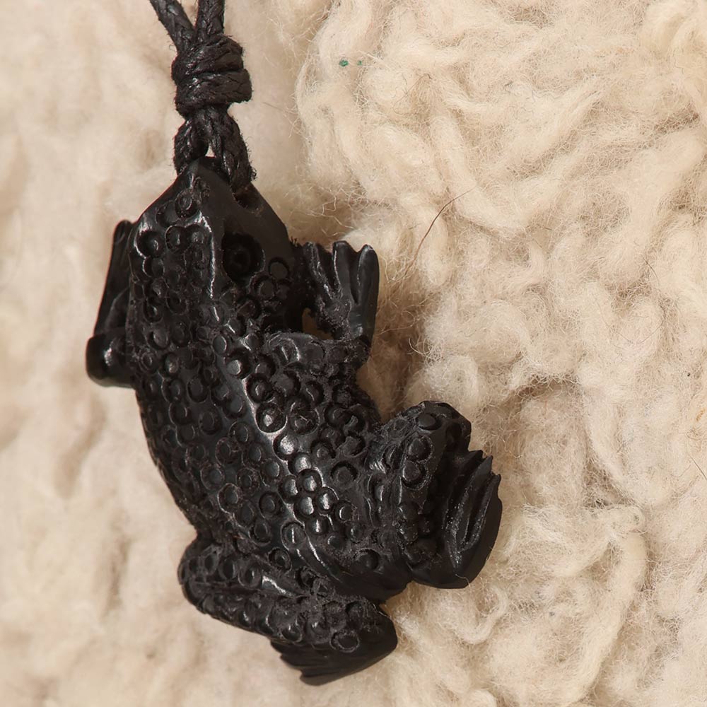 Frosch Schmuck Kette aus Horn Handarbeit fair gehandelt 