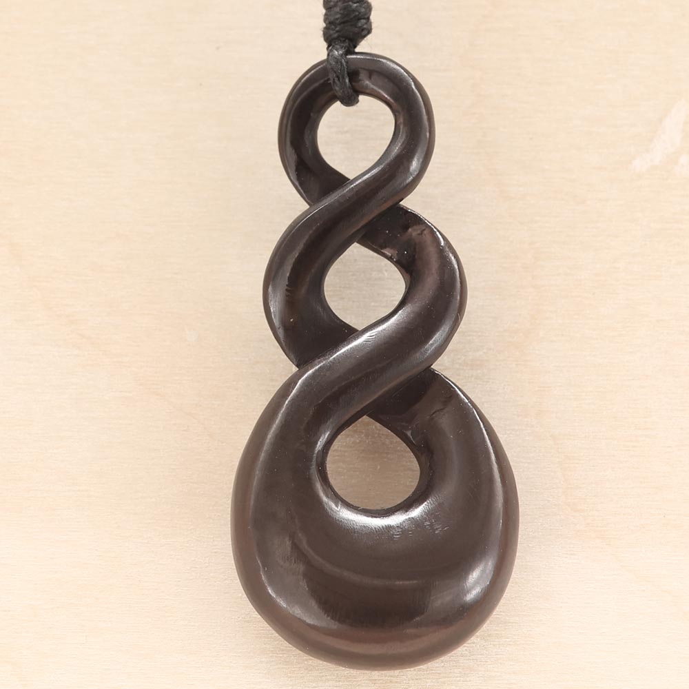 Maori Triple Schmuck Kette aus Horn Handarbeit fair gehandelt 