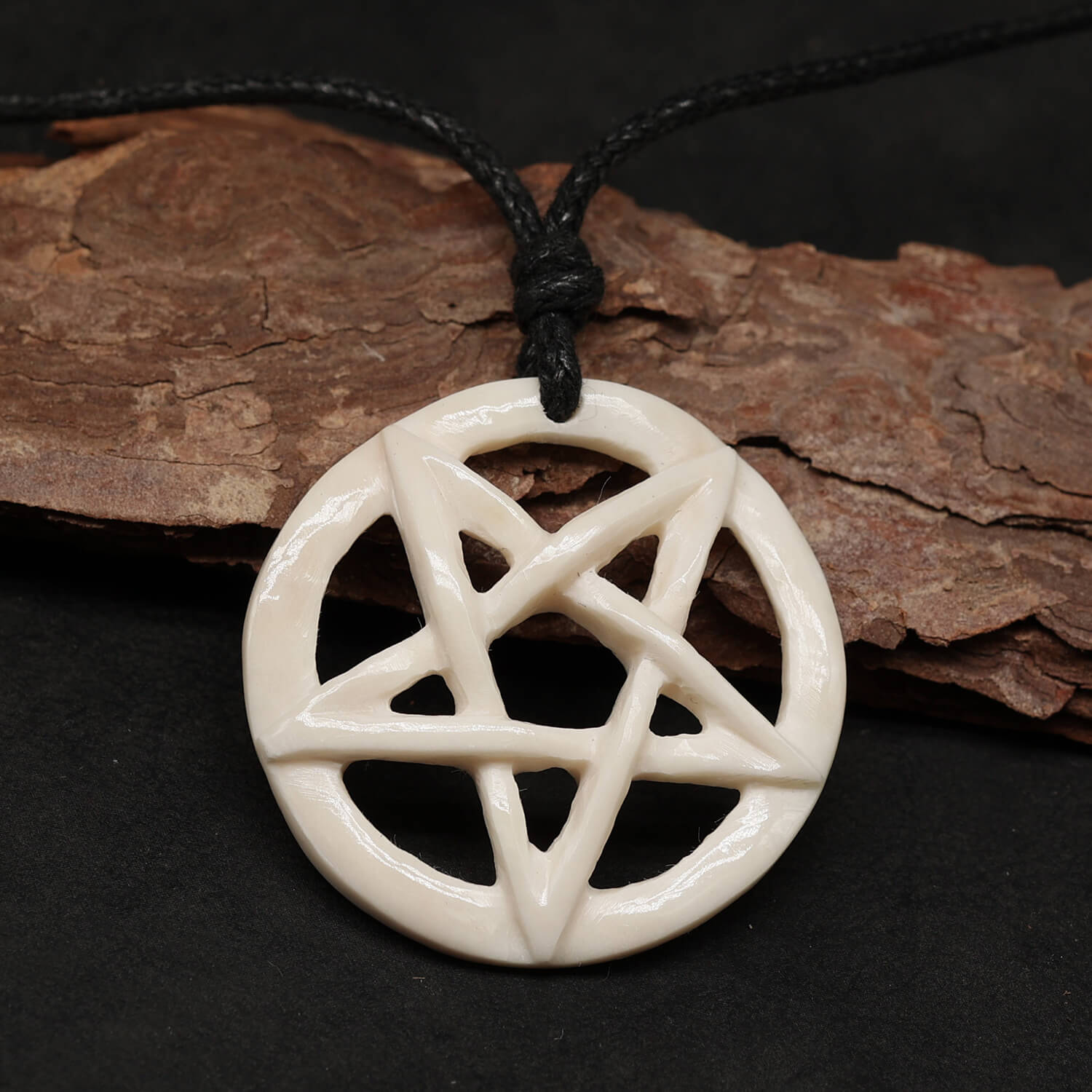 Drudenfuß  Kette Schmuck aus Knochen geschnitzt Pentagramm Anhänger